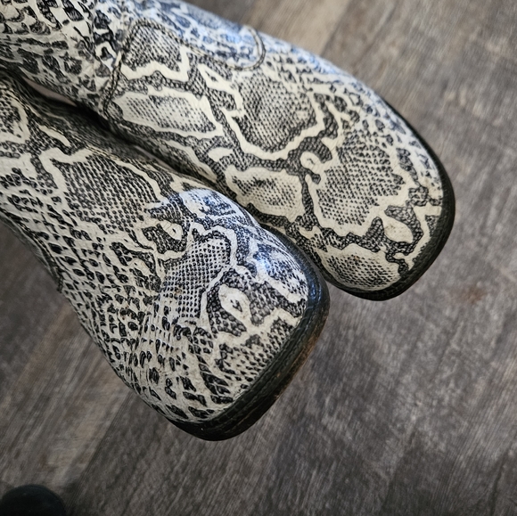 Nana industrial strength vintage snake print boots - Picture 4 of 7